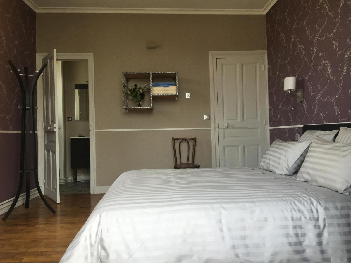 Bed and Breakfast Les Roches Bleues Uzerche Exterior foto